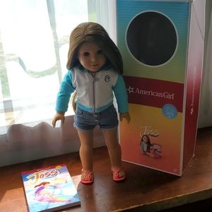 AMERICAN Girl Joss, like new with box, meet outfit and book.